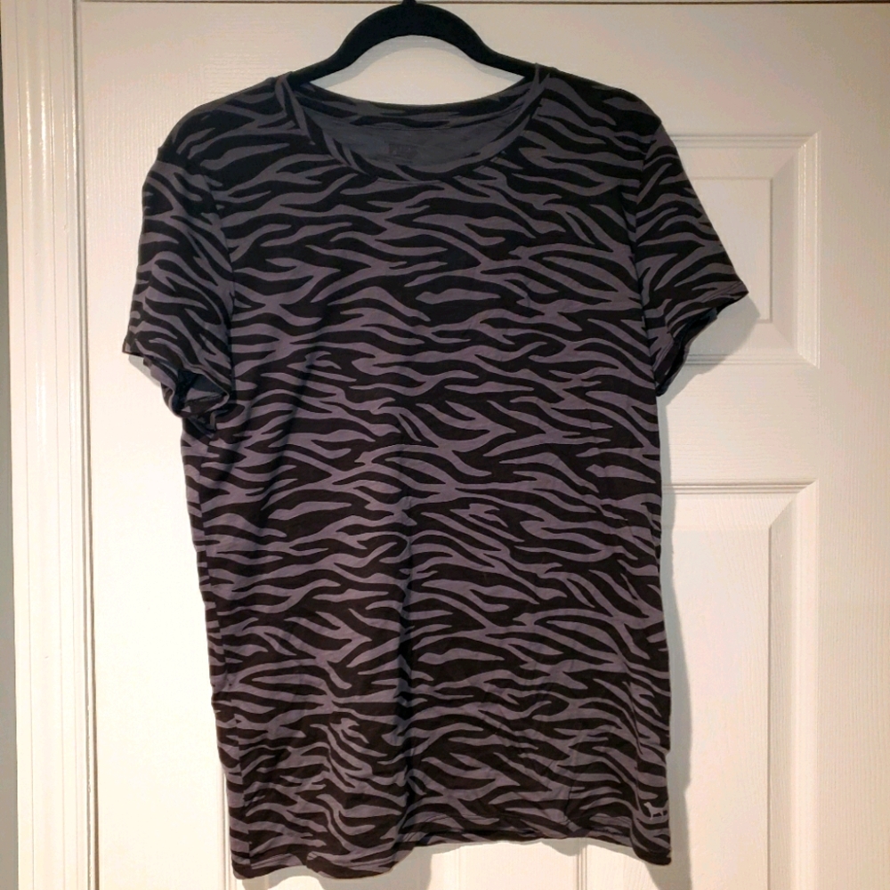 VS Pink t shirt